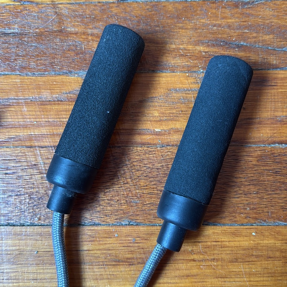 Jump Rope with Cushioned Handles - Picture 2 of 2